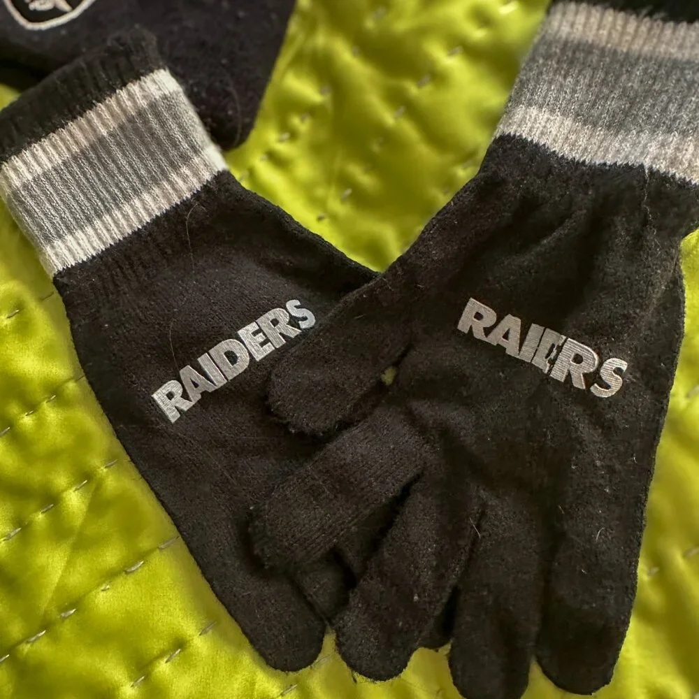 NFL Las Vegas Raiders Hat Scar and Gloves Set